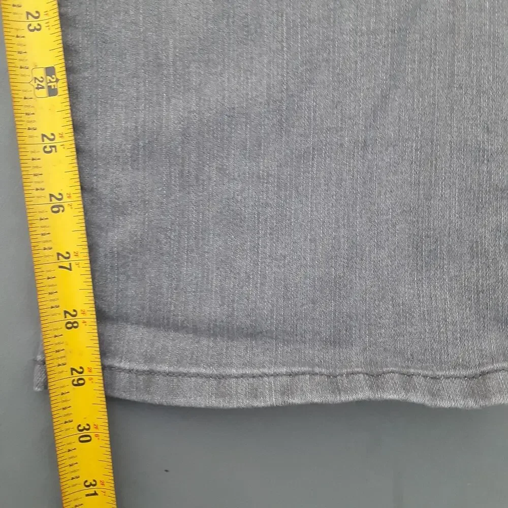 NWT Bandolino Women's Jeans Size 16 Short Medium Wash Straight Leg Stretch Gray